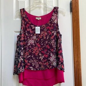 Chennault sleeveless blouse, NWT. Scoop neck, layered style.